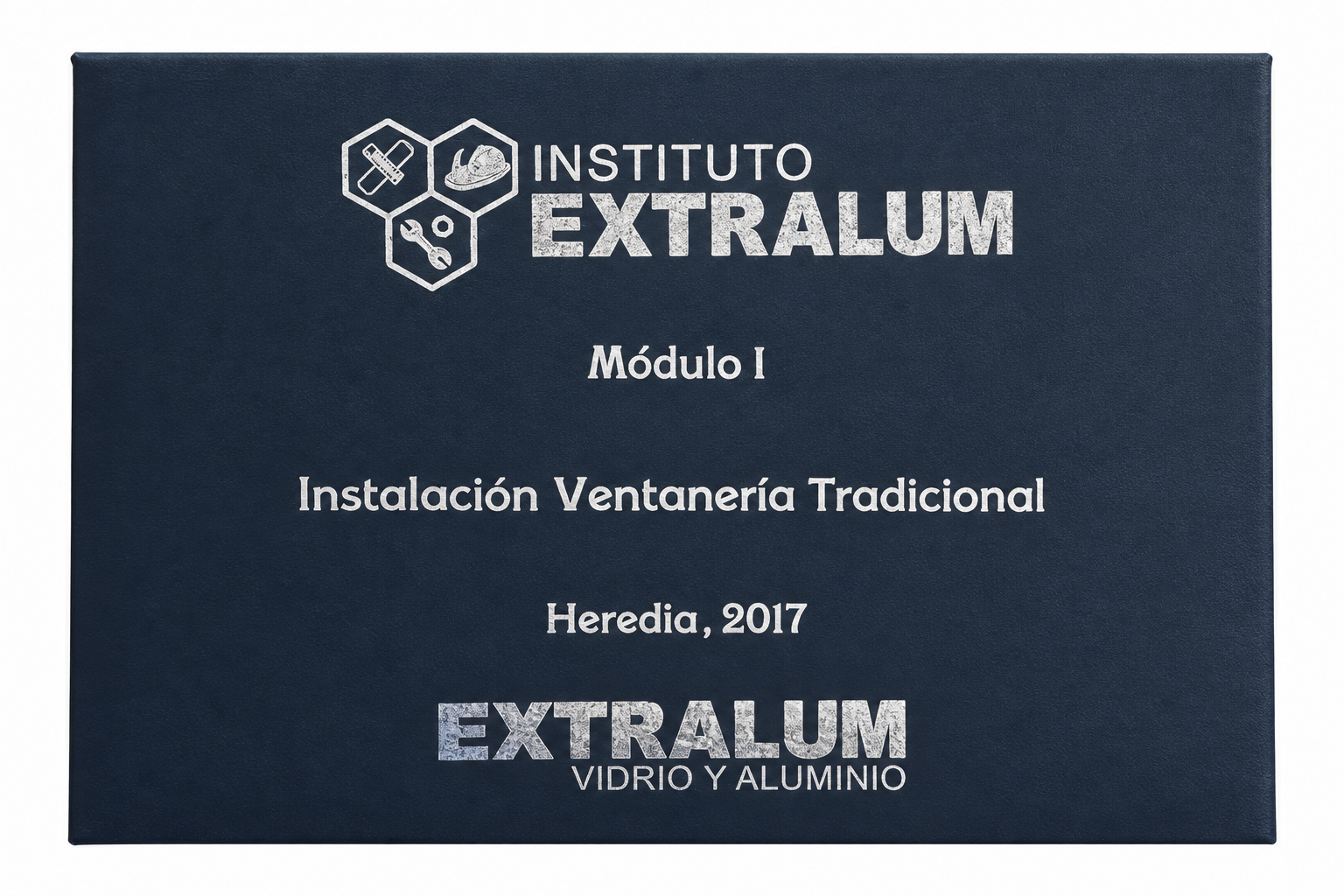 Portada restaurada del Módulo I del Instituto Extralum
