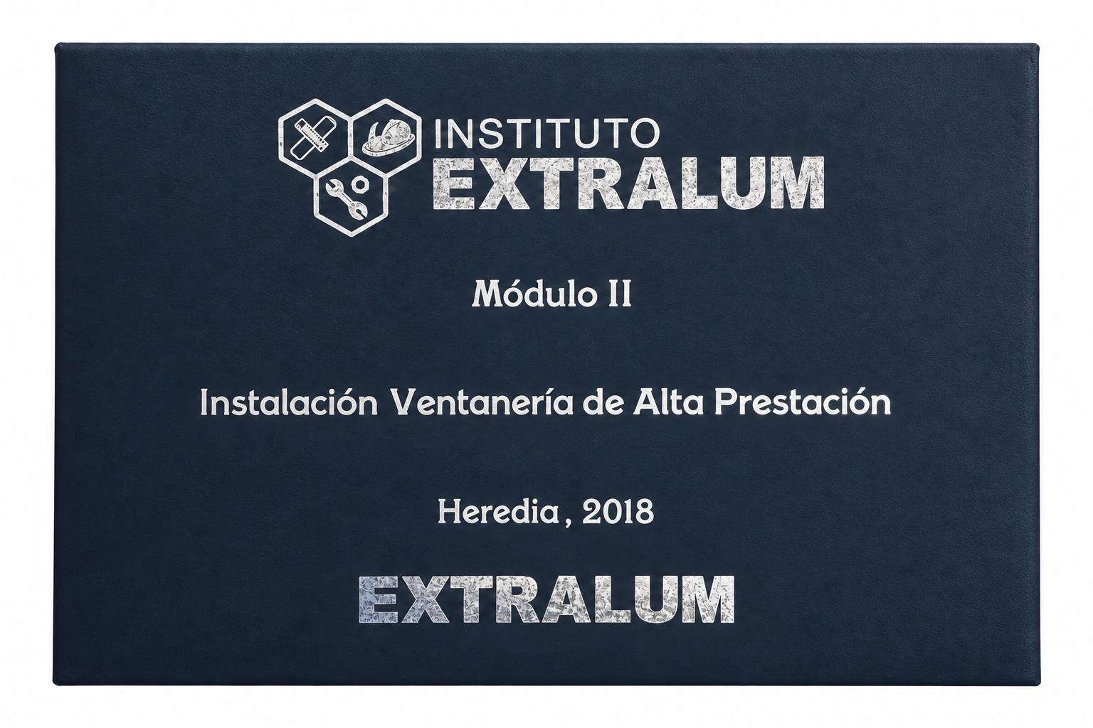 Portada restaurada del Módulo II del Instituto Extralum